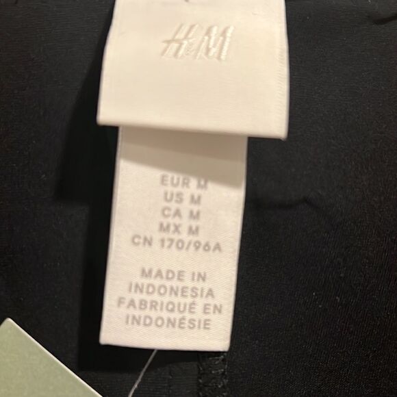 Black silky long sleeve dress - Picture 8 of 11